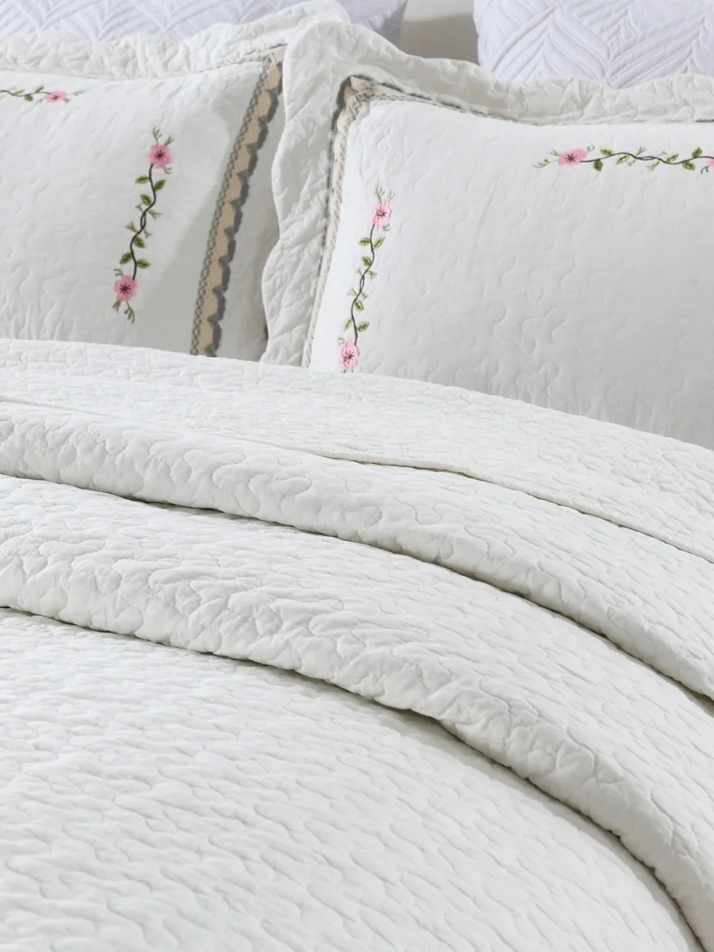 3 PIECE 100% COTTON QUILT SET, OVERSIZED LIGHTWEIGHT EMBROIDERED BEDSPREAD
